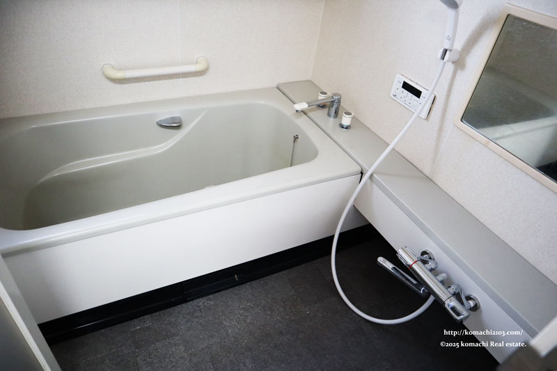 浴室 恵那市貸戸建住宅